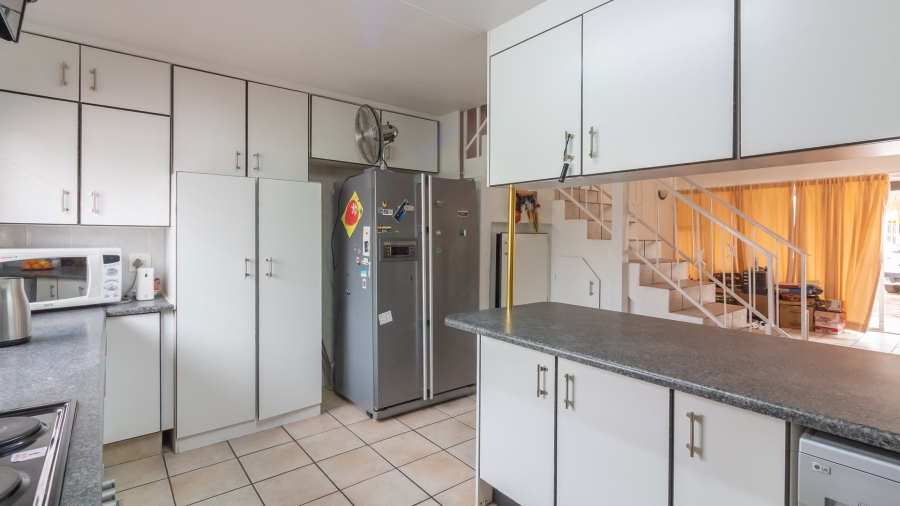 3 Bedroom Property for Sale in Kroonheuwel Free State